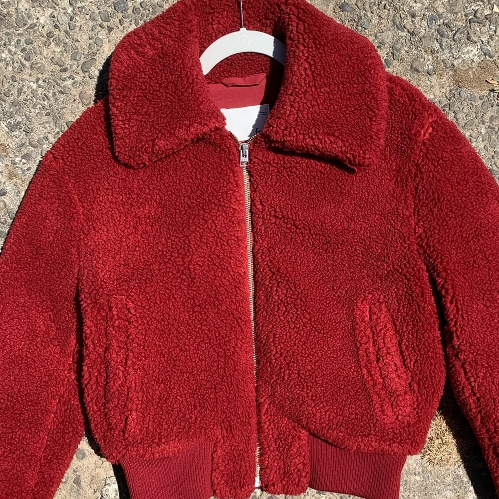 Wilfred Free red plush oversized full zip teddy sherpa jacket semi cropped - Picture 15 of 16